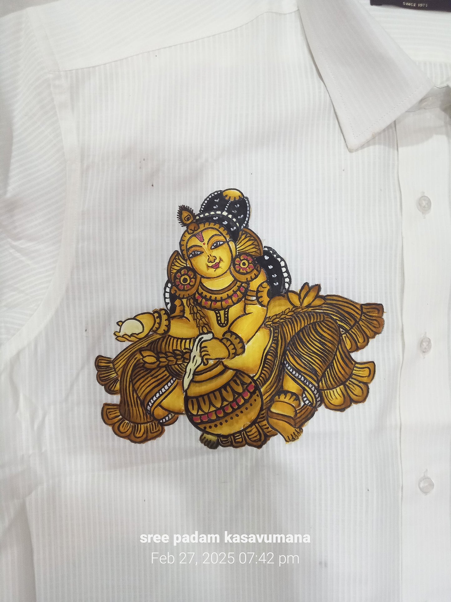 Golden shade krishna hand mural painting on white shirt