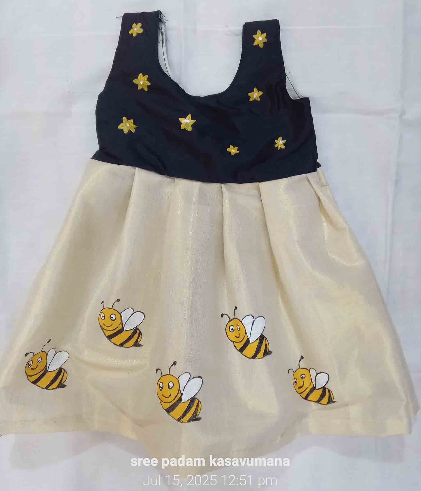 Honeybee design hand mural painting kerala tissue kasavu frock for kids